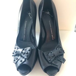 Giuseppe zanotti black heels